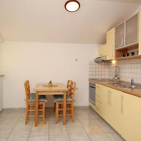 Apartmán Knezevic By Interhome Baška